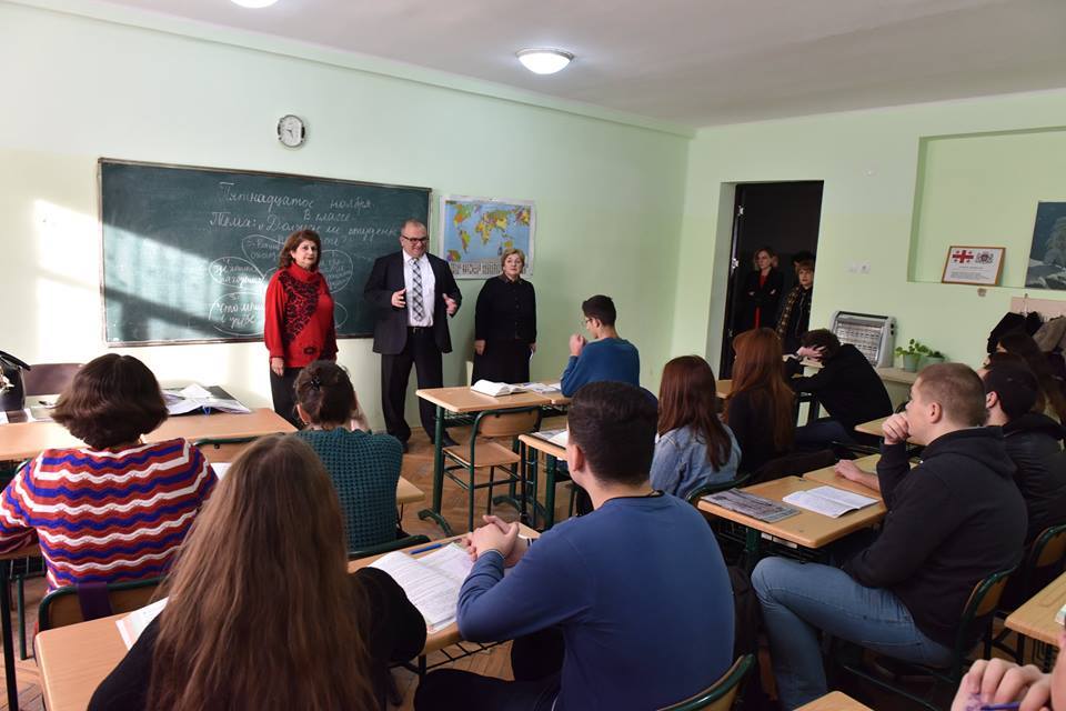 Министр образования и науки Грузии посетил урок русского языка