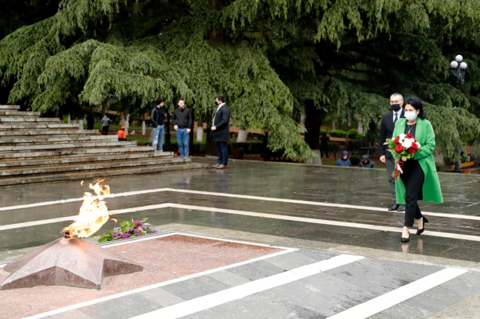 Президент Грузии поздравила ветеранов с 9 Мая