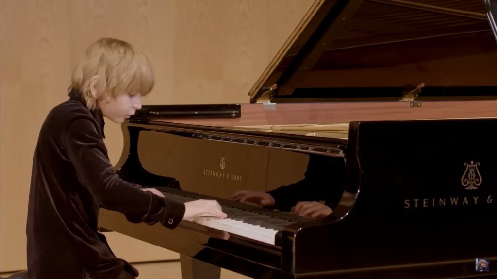 12-летний россиянин выиграл конкурс пианистов в Нэшвилле