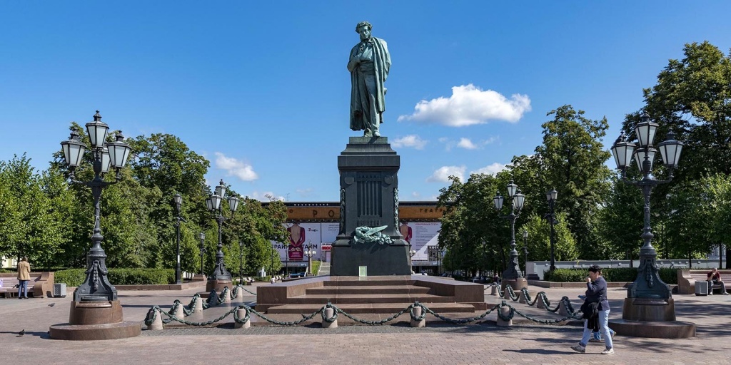 Более 700 событий вошли в план празднования юбилея Пушкина в следующем году