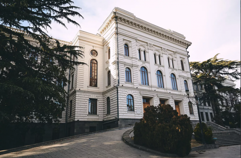Мэрия Тбилиси профинансирует учебу нуждающимся студентам – прием заявок начался