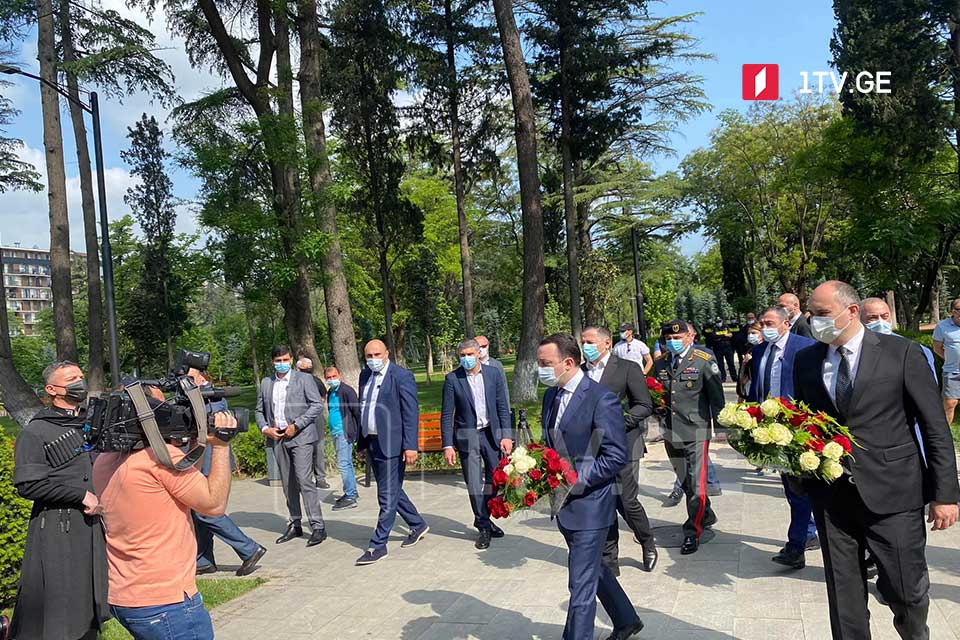 Премьер Грузии поздравил ветеранов Второй мировой войны с Днем Победы