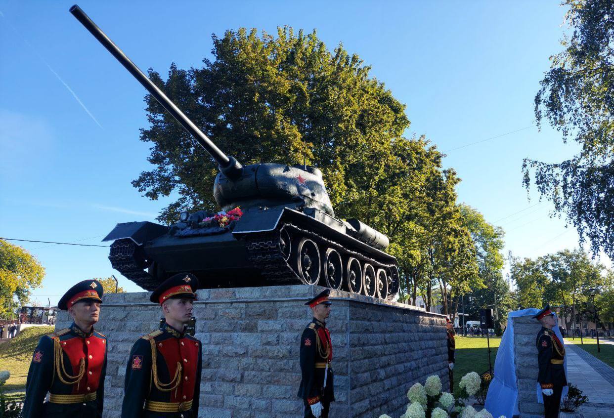 Россия восстановит на своей территории монументы, демонтированные за рубежом