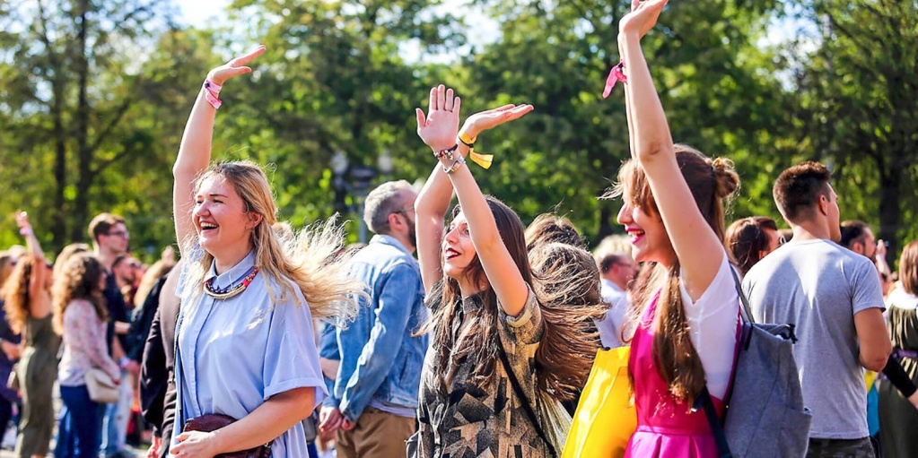 Россияне будут отмечать День молодёжи в последнюю субботу июня